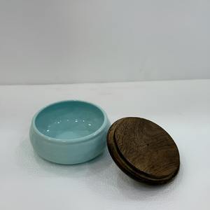 Vente flash : Ensemble de 2 bols en fer avec finition émaillée, design classique, avec couvercles en bois et plateau de service pour les occasions de mariage et de fête - Product Image 6