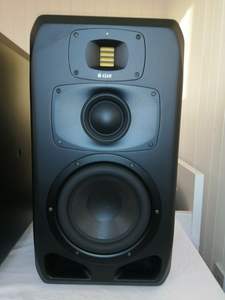 Monitor de estudio vertical ADAM Audio S3V Premium con woofer de 9 pulgadas, sistema de monitoreo profesional, altavoz de estudio ADAM S3V - Product Image 2