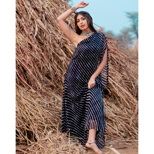 Vestido Largo de Satén Negro Ecológico con Adornos, de un Solo Hombro y Cintura Ajustada - Product Image 6