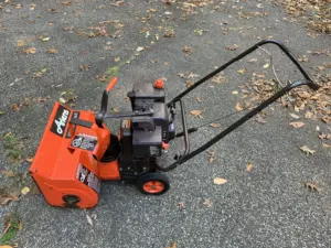 5.5hp 2-stage Snow Blower with 163CC Loncin Engine 22/24 Inch Red UK Origin Snow Removal Tool Featuring Engine & Gear - Product Image 4