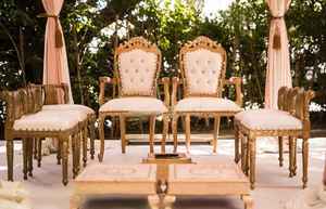 Chaises de designer de mariage sculptées en or, Chaises de marié en métal et laiton/Fabricants de meubles de mariage - Product Image 4