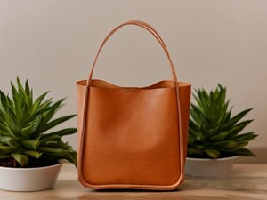 Timeless Heritage Bolso bandolera de cuero genuino con perfección artesanal - Product Image 2