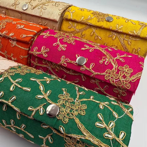 กล่องใส่กำไลข้อมือปักกล่องใส่กำไลฮาลดิเมฮานดี้ Sangeet กล่องของชำร่วยงานแต่งงานอินเดียกล่องของชำร่วยงานปาร์ตี้กล่องเก็บของของขวัญเพื่อนเจ้าสาว - Product Image 1