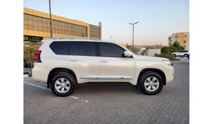 Toyota Prado d'occasion 2020, conduite à gauche, version GCC, SUV automatique, moteur atmosphérique 8L, régulateur de vitesse adaptatif, sièges en cuir, transmission intégrale, 5 places, jantes R21 - Product Image 4
