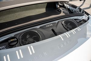 2025 911 Carrera 4 GTS Cabriolet 532 ch Hybride Turbo Flat-6, Transmission intégrale, Gris Glacé Métallisé - Product Image 6