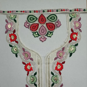 Col de cou en tissu de filet traditionnel brodé avec paillettes et broderie pour chemisiers saris robes Kurtis patchs de couture - Product Image 3