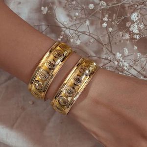 กำไลข้อมือทองเหลืองชุบทอง ดีไซน์ทันสมัย ไม่ล้าสมัย เหมาะสำหรับผู้หญิง ใช้ในงานแต่งงานได้ ปรับแต่งได้ - Product Image 4
