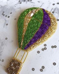 Llavero Artesanal de Cangrejo con Cuentas y Lentejuelas, Adorno de Criatura Marina con Cuentas Amarillas y Blancas, Accesorio Náutico para Bolsos o Regalo para el Zodiaco - Product Image 3