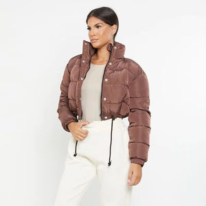 Les femmes de haute qualité personnalisent les vestes bouffantes de culture nouvelle conception de la veste en nylon épais 2024 - Product Image 1