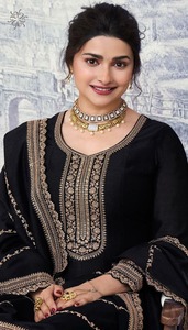 Elegante Traje Formal de Seda Dola para Mujer, Mangas de Georgette, Parte Inferior de Santoon, Bordado con Jari Dori, Dupatta de Red, Ropa India - Product Image 2