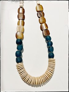 El mejor diseño de joyería india, collar ajustable azul y blanco de moda, ropa de arte ligera hecha de madera de resina inspirada en estilo Ángel - Product Image 4