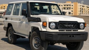 Toyota Land Cruiser LC78 Troopy 4.5D Limited MT Beige 2022 d'occasion en excellent état – Véhicule avec conduite à gauche ou à droite – Voitures d'occasion à vendre - Product Image 4