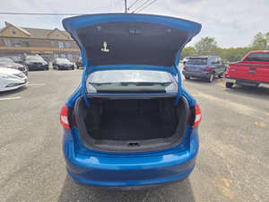 Ford Fiesta SE LHD d'occasion, année 2013 - Product Image 5