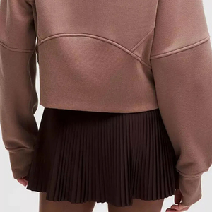 Sweat-shirt court personnalisé pour femme, sweat-shirt à capuche moderne pour le fitness et le streetwear, hauts actifs ajustés pour femme - Product Image 6