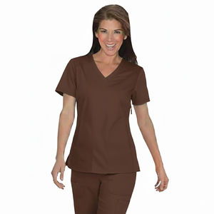Uniforme clínico moderno para mujer, diseñado para mayor comodidad y movilidad, con tejido transpirable y para entornos médicos profesionales. - Product Image 3
