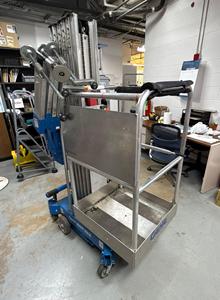 Elevador Vertical de Servicio Pesado G-e-n-i-e AWP-25S 2005 con Motor, Bomba, Caja de Cambios, Rodamientos y PLC, Garantía de 5+ Años - Product Image 3