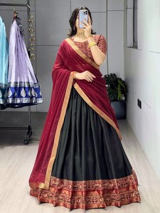 Colección de Lehenga Choli Étnicos de Diseñador para Celebraciones y Bodas - Product Image 4