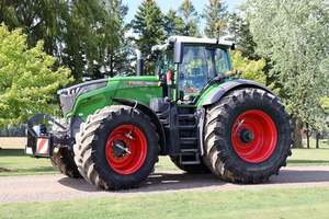 Tractores Agrícolas Usados Fendt 1050 Vario en Venta con Potencia Excepcional y Control Suave, Ideales para Trabajos Exigentes - Product Image 5