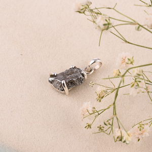 Pendentif en argent sterling 925 de forme ovale de météorite naturelle - Product Image 2