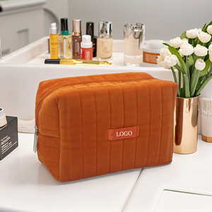 Quilted Padded Velvet Beauty Pouch Promotional Wholesale OEM Makeup <strong>Bag</strong> Custom Logo Factory Polyester Velvet Small <strong>Cosmetic</strong> <strong>Bag</strong> - Product Image 6