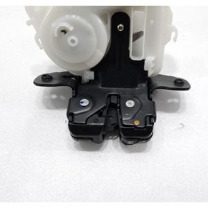 Serrure de hayon arrière Toyota Yaris Série 69350-02090 (17>20) - Product Image 5