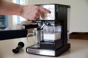 Cafetera espresso con molinillo al mejor precio, perfecta para uso profesional en restaurantes o cafeterías. En stock ahora, compre hoy. - Product Image 3