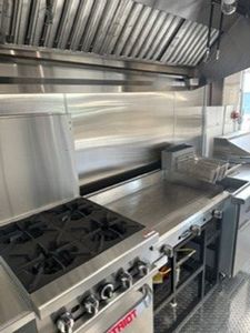 รถพ่วงขายอาหารแบบสั่งทำพิเศษ ปี 2022 รุ่น MMF5 ระดับ 18'x8.5' ใหม่เอี่ยม - Product Image 5