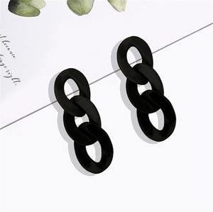 Pendientes de aro de acrílico negro ligero Chapado en oro Encantos de resina elegantes Fiesta clásica DIY Inclusiones a granel Estilo de moda - Product Image 1