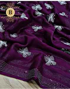 Sari de chifón musgo de estilo Premium exclusivo de diseñador boutique indio, trabajo pesado con blusa, Sari elegante para bodas, última tendencia - Product Image 2