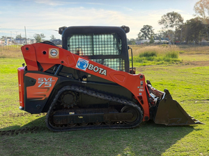 Chargeuse compacte sur chenilles Kubota SVL75 avec moteur haute performance pour les projets de construction, d'agriculture et d'aménagement paysager - Product Image 5