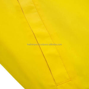 Venta al por mayor Amarillo Negro Elegante Ligero Transpirable Satén Chaquetas de los hombres ideales para Casual y Streetwear Pedido a granel - Product Image 4