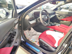 Nuevo BMW Serie 5 530 Li Sedán 2025, Gasolina, 4 Cilindros, Transmisión Automática, 2499cc, Volante a la Izquierda - Product Image 5