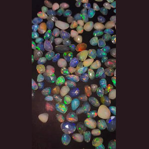 โอปอลจากเอธิโอเปียธรรมชาติจำนวน480ชิ้นขนาด8มม. ถึง16มม. ทรงหลังเบี้ยทรงเหลี่ยม332ชิ้นของยอดขายไอรอคพลอยหลังแบนคุณภาพเรา $284 - Product Image 4