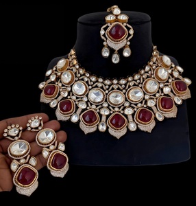 Conjunto de Gargantilla nupcial Royal Kundan, collar de moda, circón brillante diseñado para mujeres y niñas para compromiso de boda - Product Image 2