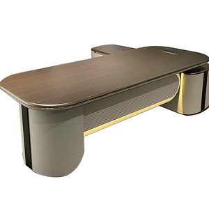 Scrivania Direzionale Rossa di Alta Gamma Personalizzata, Arredamento per Ufficio di Lusso Italiano - Product Image 6