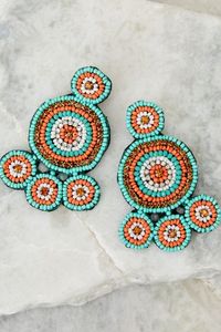 ต่างหูผ้าประดับด้วยลูกปัดและเย็บปักถักร้อยด้วยมือ - Product Image 2