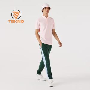 Polo de piqué de algodón elástico de color marrón claro 100% de corte regular con logotipo bordado personalizado con tapeta de botón oculta y costilla - Product Image 3