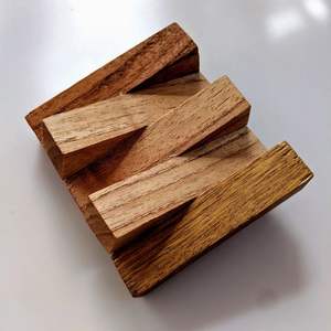 Jabonera de Madera Duradera de Lujo para Baño y Cocina con Drenaje de Agua, Accesorio Ecológico para el Hogar - Product Image 1