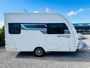 Autocaravana Remolcable 2025 para Camping y Viajes, Estándar de Emisiones Euro 6, Capacidad para 4-6 Personas, Cómoda - Product Image 5