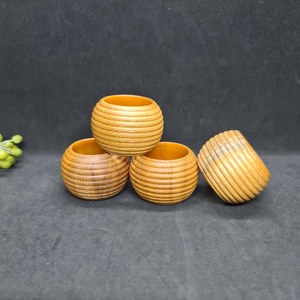 Anillo para Servilletas de Madera de Acacia Ecológico con Nuevo Diseño - Duradero - Decoración para Eventos y Cenas - Product Image 3
