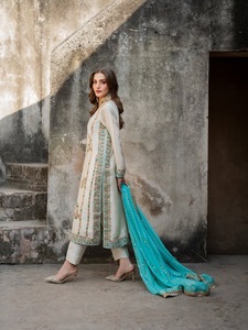 Traje Palazzo de Diseñador Premium Listo para Usar con Dupatta para Ocasiones Especiales, Traje Palazzo Pakistaní - Product Image 2