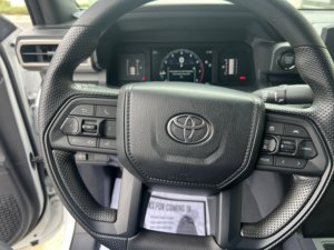 Toyota Tacoma SR5 d'occasion propre 2024 - Product Image 4