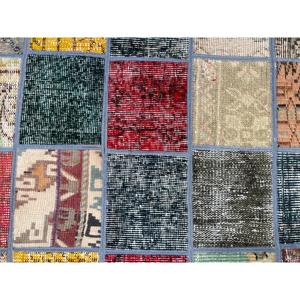 พรมวินเทจตุรกี ทรงกลม ขนาด 4x3.9 ฟุต (122x120 ซม.) พรมขนสัตว์สีแดงลายปะติด - Product Image 5