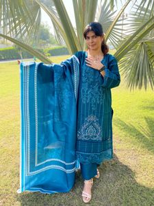 Shalwar Kameez de Invierno para Mujer de Alta Calidad, Estilo Pakistaní, Calidad de Exportación, Precio al por Mayor - Product Image 5