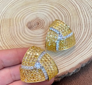 Conjunto de pendientes de gran calidad de diseñador Charm con diseño de aspecto de piedra AD perfecto para bodas pendientes de uso moderno para mujer - Product Image 2