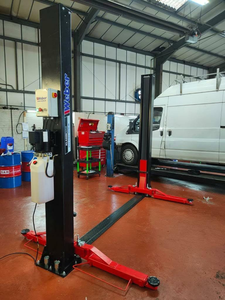 Elevador Hidráulico de 2 Postes para Autos de 4 Toneladas, Equipo de Reparación de Vehículos para Garaje en Venta |   Elevador de Autos de Dos Postes de 4000 kg de Capacidad - Product Image 2