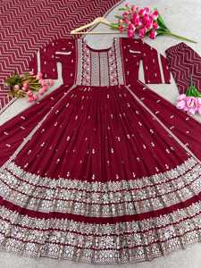 ชุดสูทแบบดั้งเดิมเย็บขอบด้านบนแบบแฟนซีชุดปาร์ตี้ใหม่เปิดตัว - Product Image 3