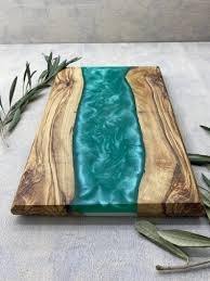 Planche à charcuterie en bois d'acacia personnalisée par Aaliyan Impex planche à fromage époxy élégante artisanale en résine artisanale - Product Image 4