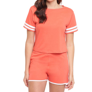 Ensemble 2 pièces d'été pour femmes personnalisées et abordables T-shirt et short d'entraînement léger pour la forme physique active - Product Image 1