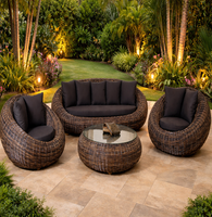 Wetterfestes Outdoor PE-Rattan Sofa-Set Moderne Korbmöbel für Terrasse Garten Innenhof Villa Wohnzimmer Hotel & Park Nutzung
